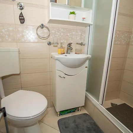 Blue Moon Apartment Split