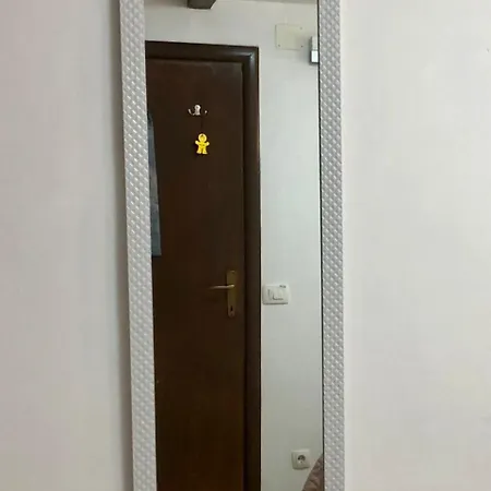 Blue Moon Apartment Split